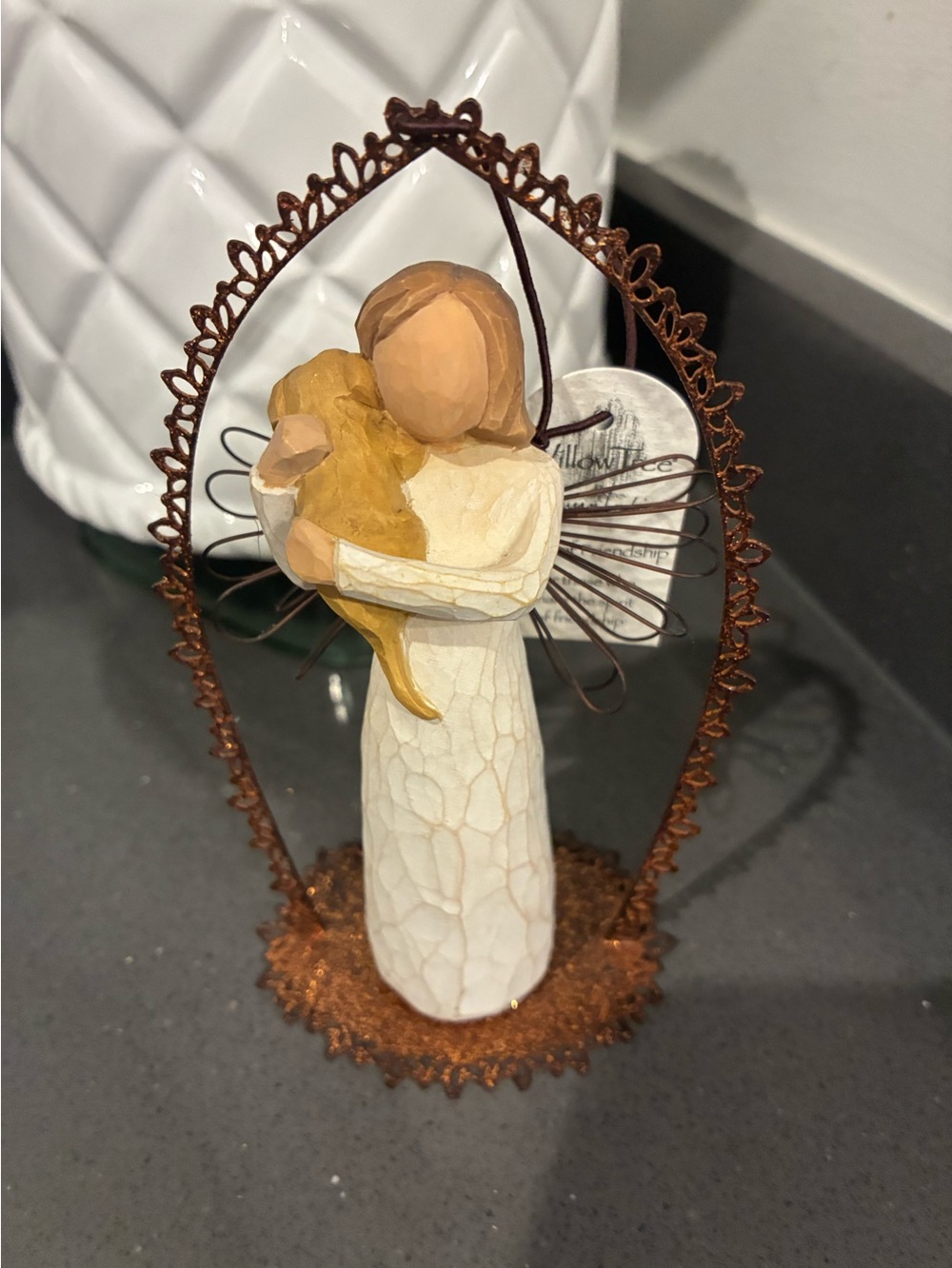 Willow Tree Angel of Friendship Figurine in Cream and Gold